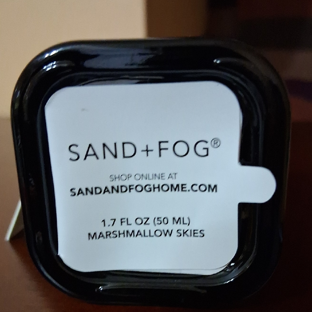 Marshmallow Skies Sand + Fog Eau De Perfum Oil. Blue Bottle W/Gold Dropper. NWT. - Picture 3 of 3